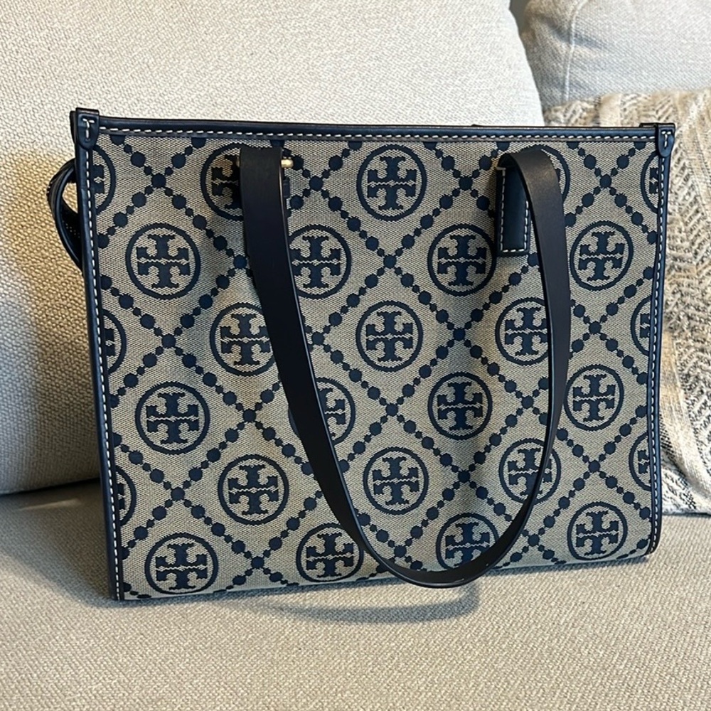 Tory navy tote